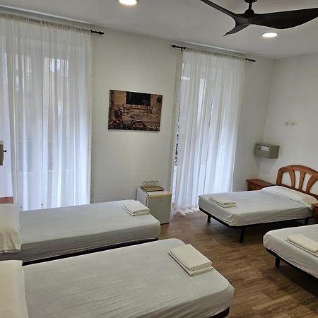 Hostal Miralva Madrid Ngoại thất bức ảnh
