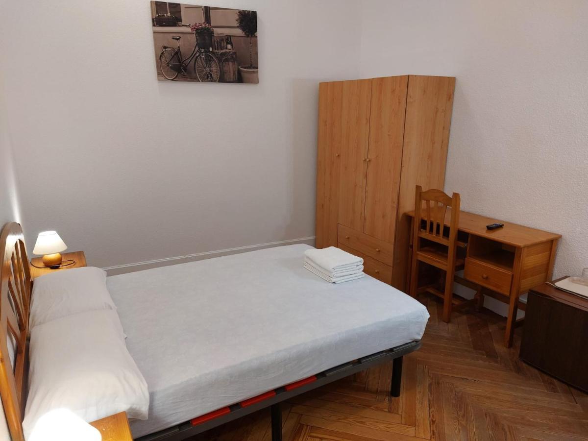 Hostal Miralva Madrid Ngoại thất bức ảnh