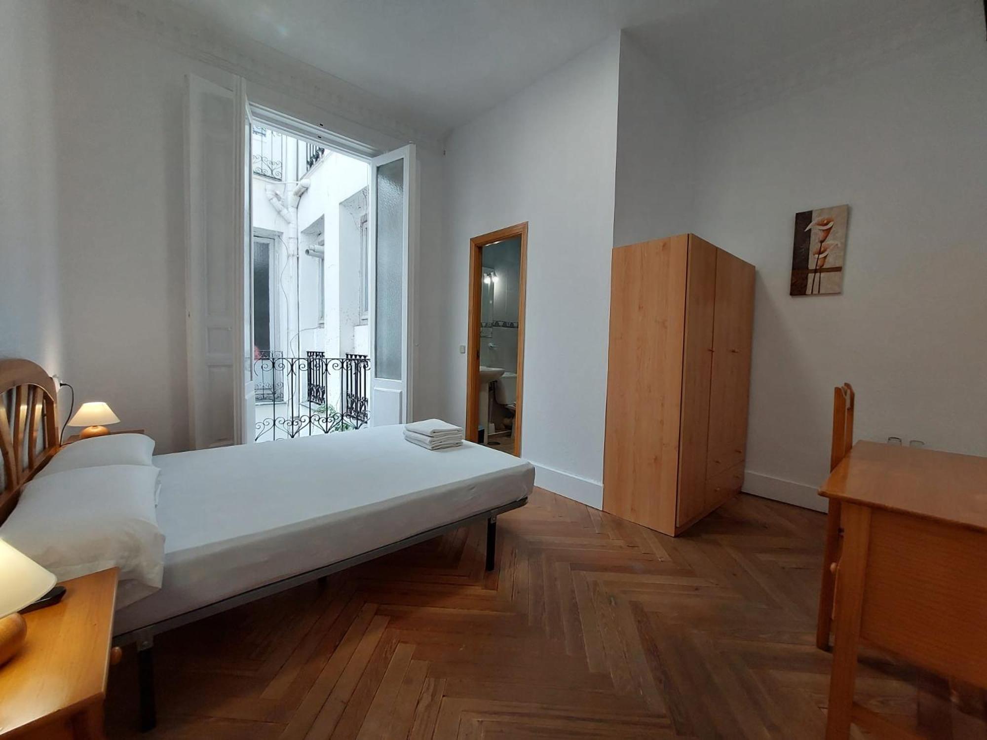 Hostal Miralva Madrid Ngoại thất bức ảnh