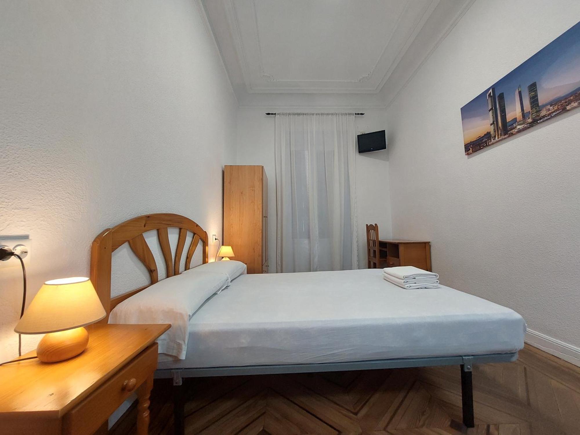 Hostal Miralva Madrid Ngoại thất bức ảnh