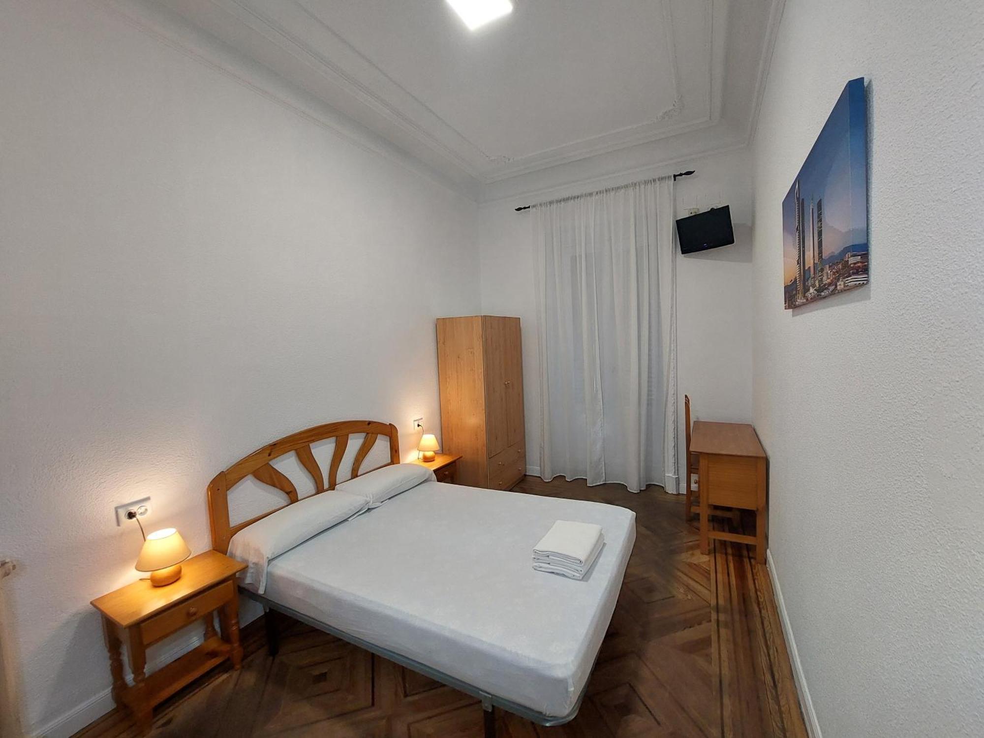 Hostal Miralva Madrid Ngoại thất bức ảnh
