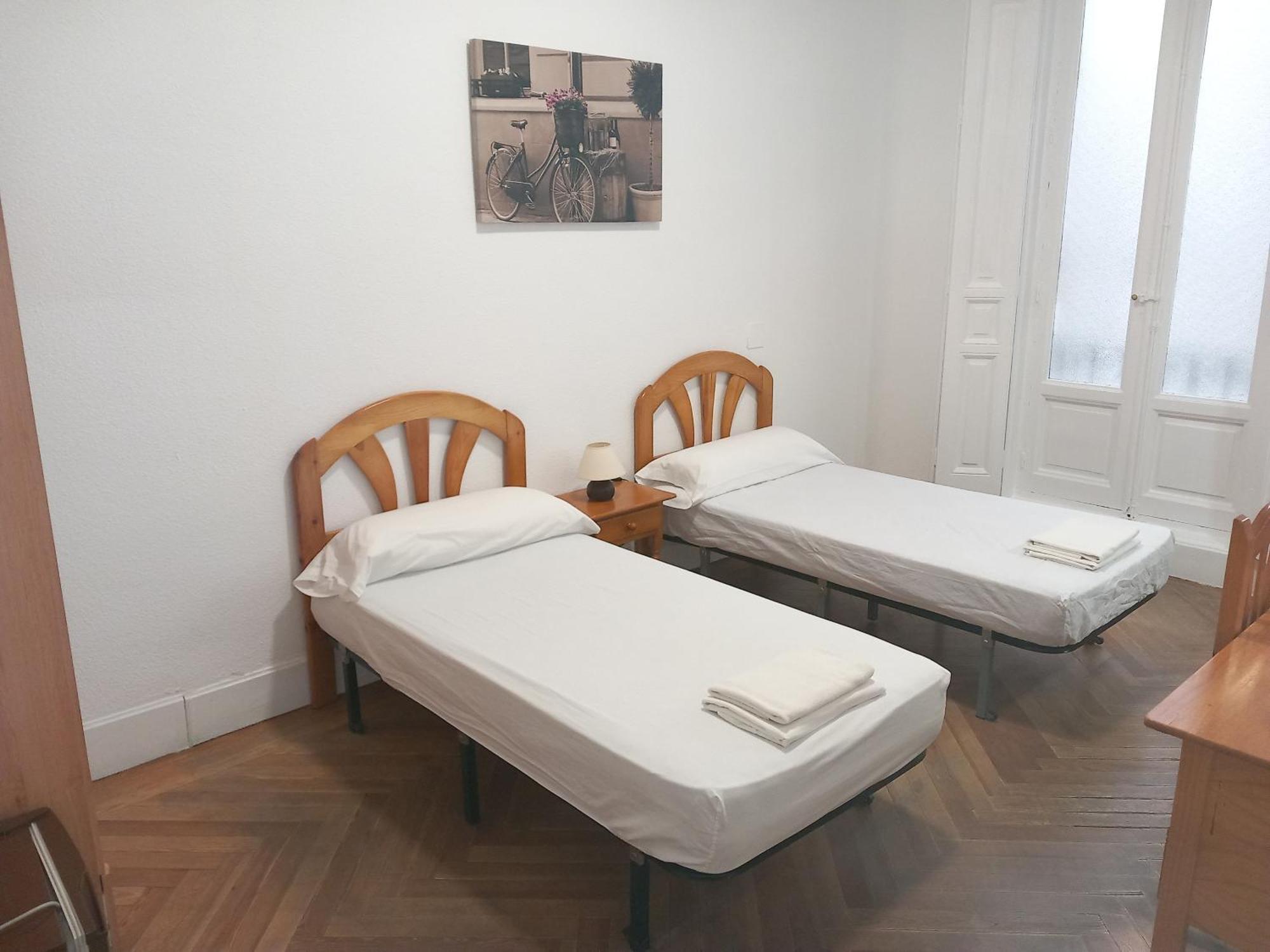 Hostal Miralva Madrid Ngoại thất bức ảnh