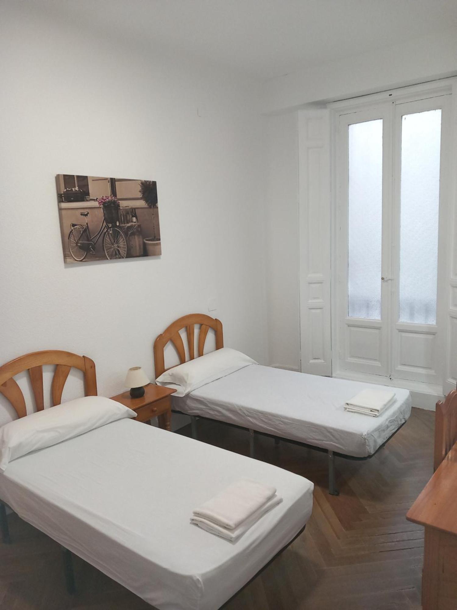Hostal Miralva Madrid Ngoại thất bức ảnh