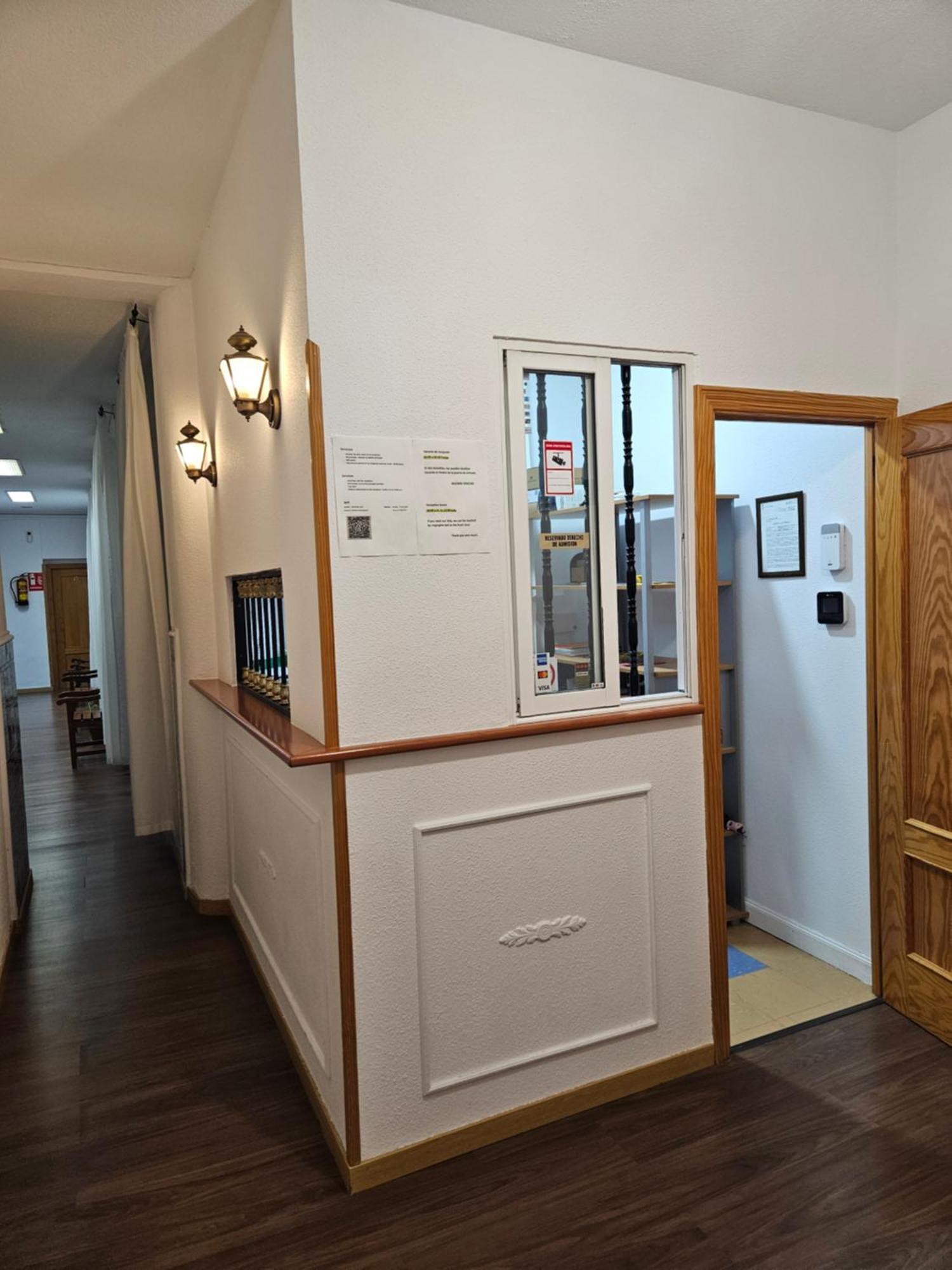 Hostal Miralva Madrid Ngoại thất bức ảnh